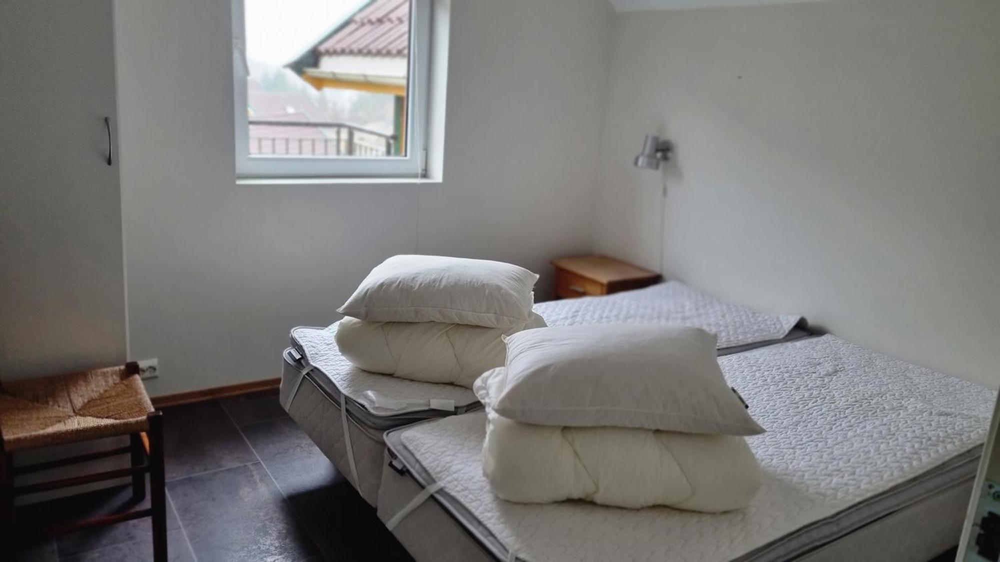 Hausvikstranda Lyngdal Szoba fotó